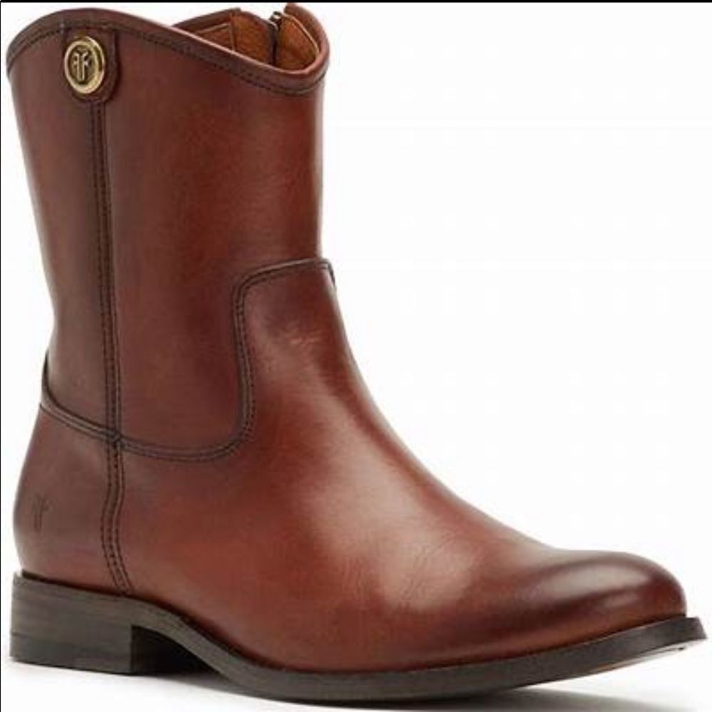 NWOB Frye Melissa Button Short Boots Size 5.5